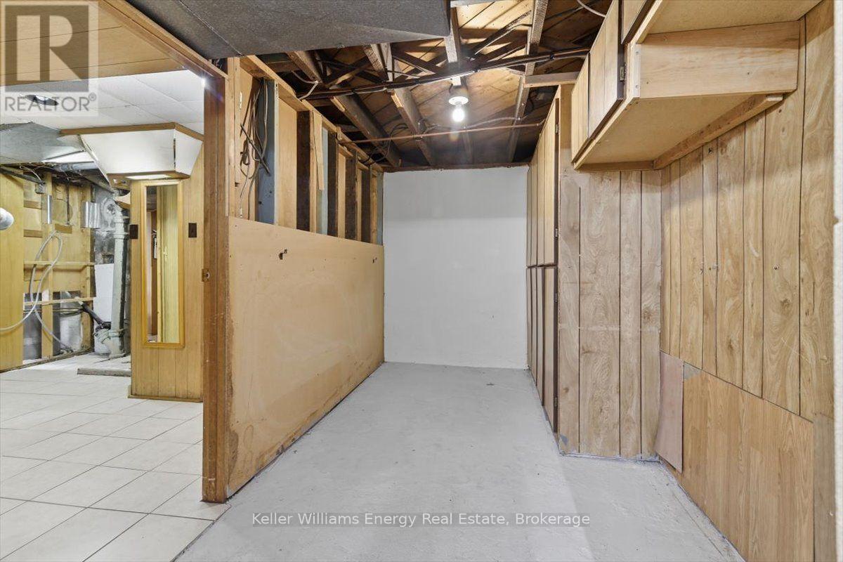 216 College Avenue, Oshawa, Ontario  L1J 1R7 - Photo 34 - E13718956