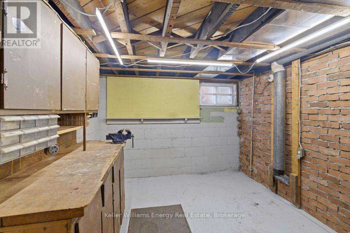 216 College Avenue, Oshawa, Ontario  L1J 1R7 - Photo 35 - E13718956