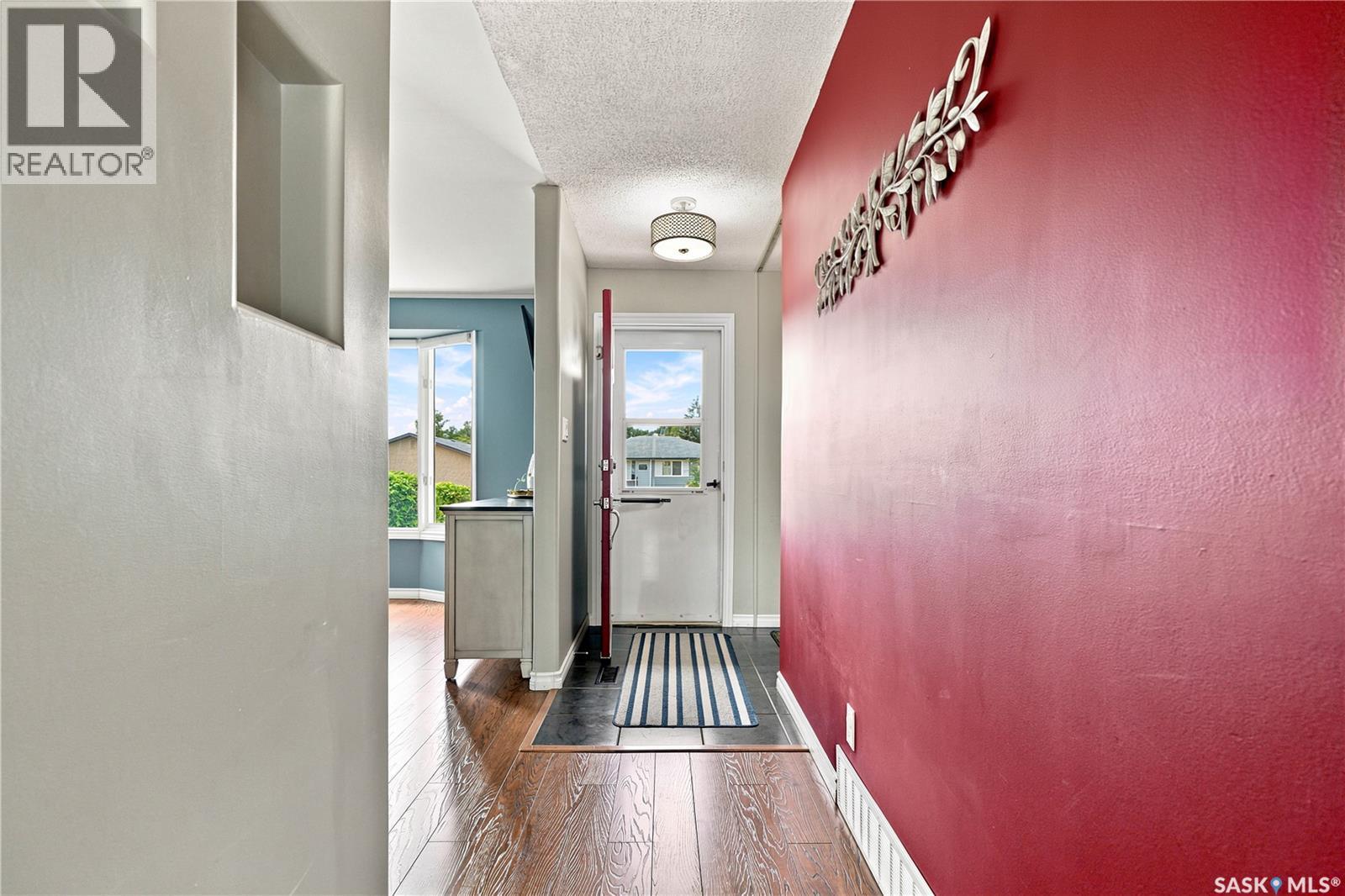 506 Fisher Crescent, Saskatoon, Saskatchewan  S7L 5E5 - Photo 4 - SK046833