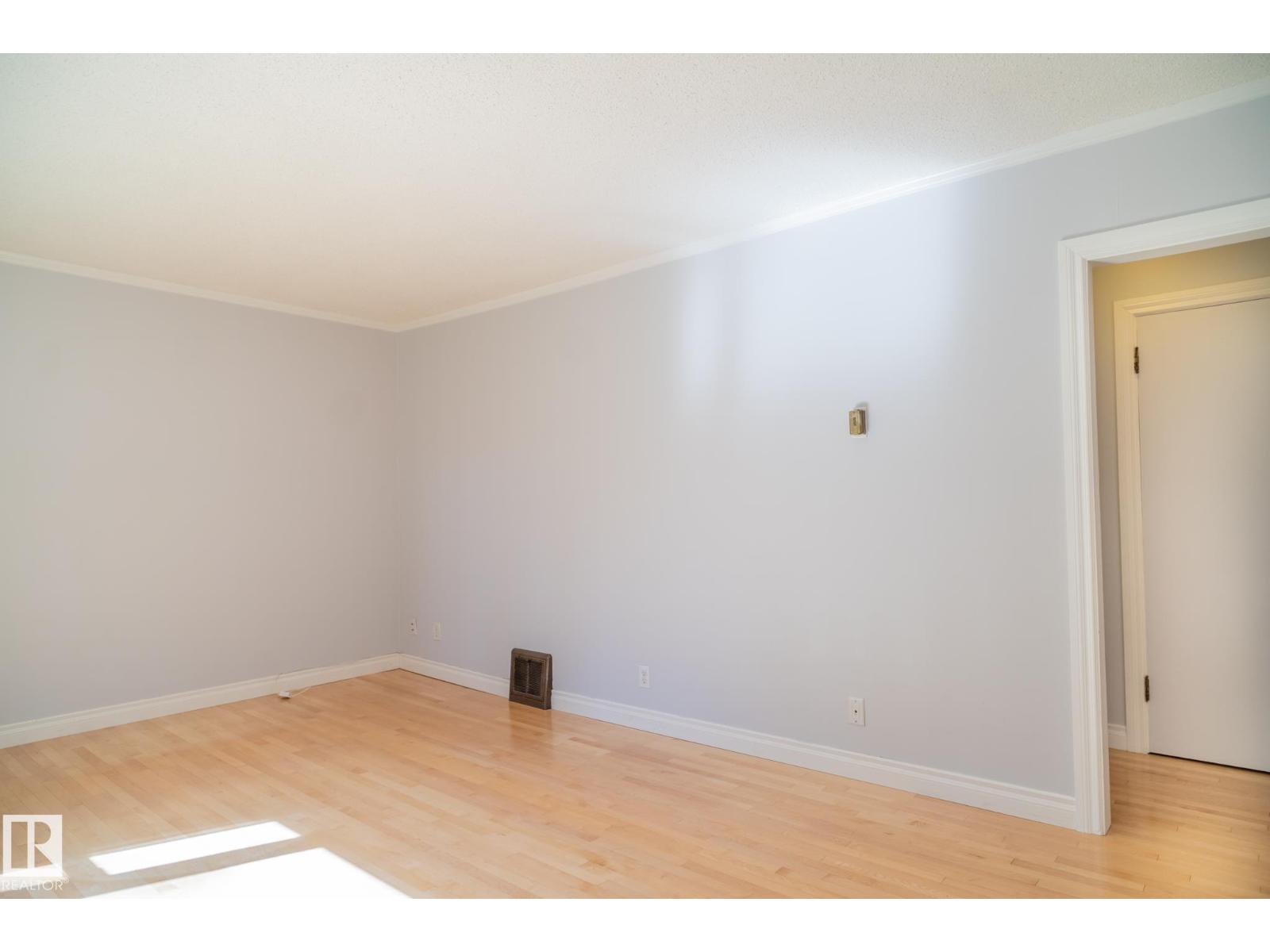 10936 70 Av Nw, Edmonton, Alberta  T6H 2G6 - Photo 6 - E4505753