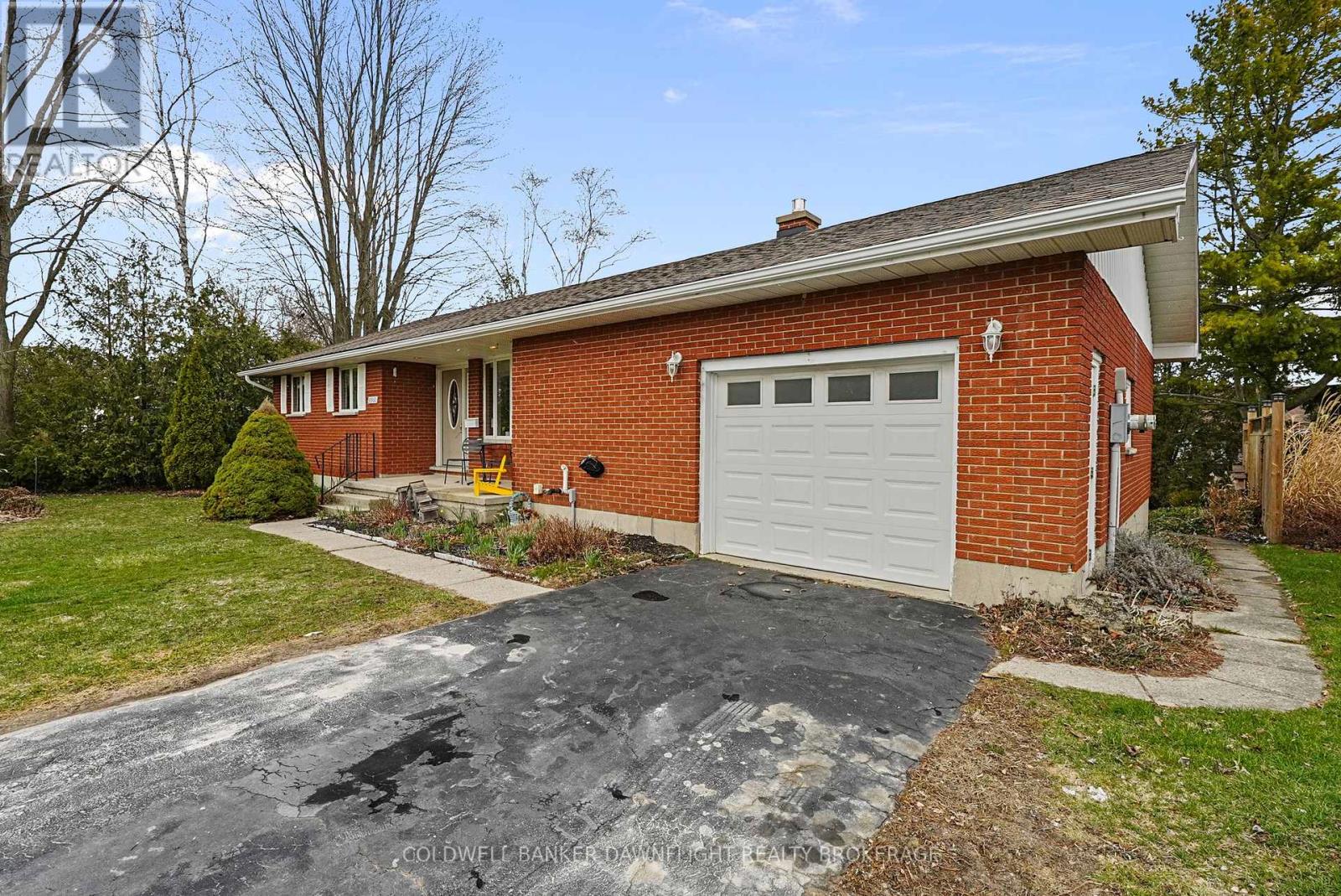 33960 Queen Street, Bluewater, Ontario  N0M 2T0 - Photo 2 - X13718860