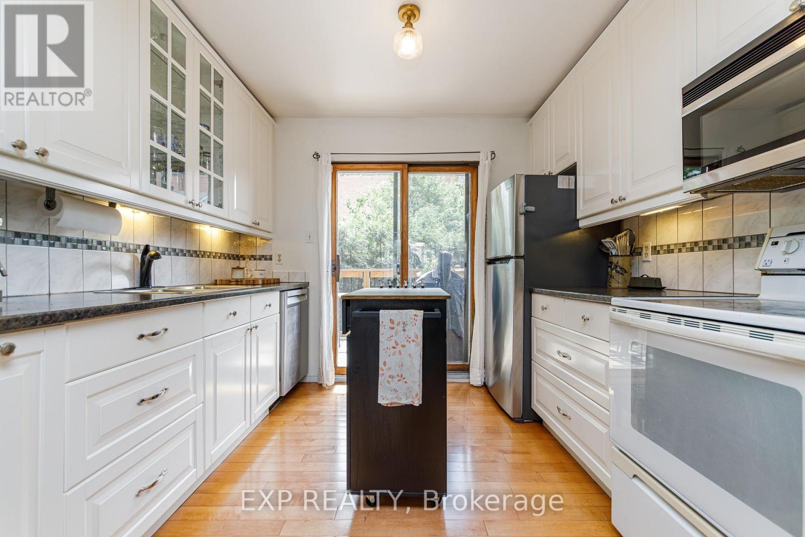 8 Maclean Street, Ottawa, Ontario K1S 3E9 - Photo 11 - X13718876