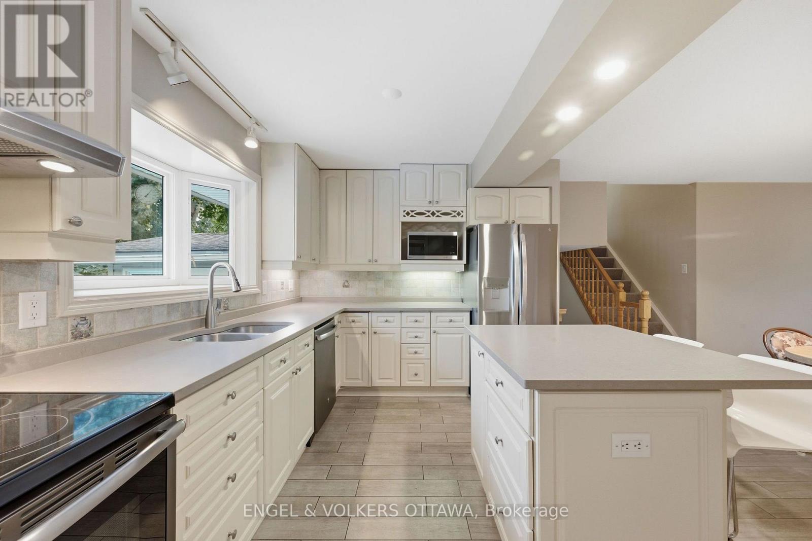 885 Plante Drive, Ottawa, Ontario  K1V 9E3 - Photo 10 - X13718906