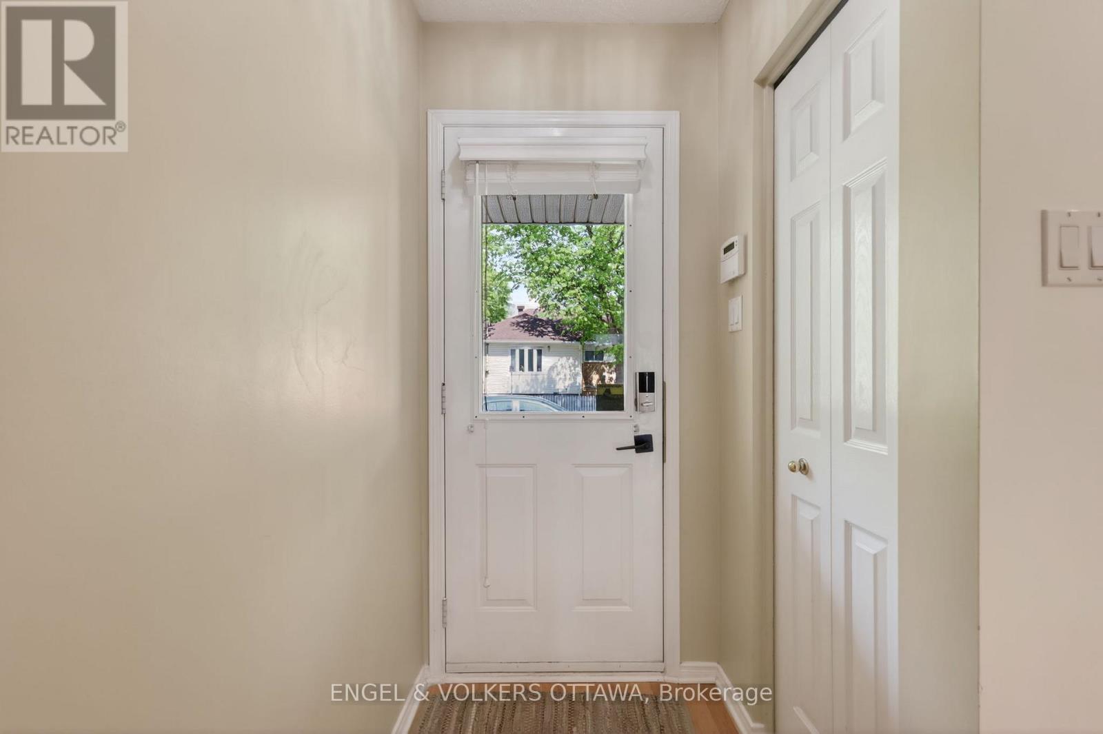 90b Templeton Street, Ottawa, Ontario  K1N 6X3 - Photo 2 - X13718922