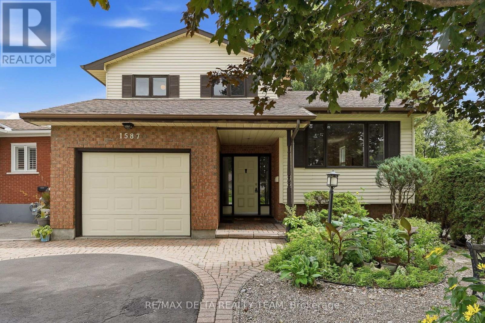 1587 MAXIME STREET, Ottawa, Ontario