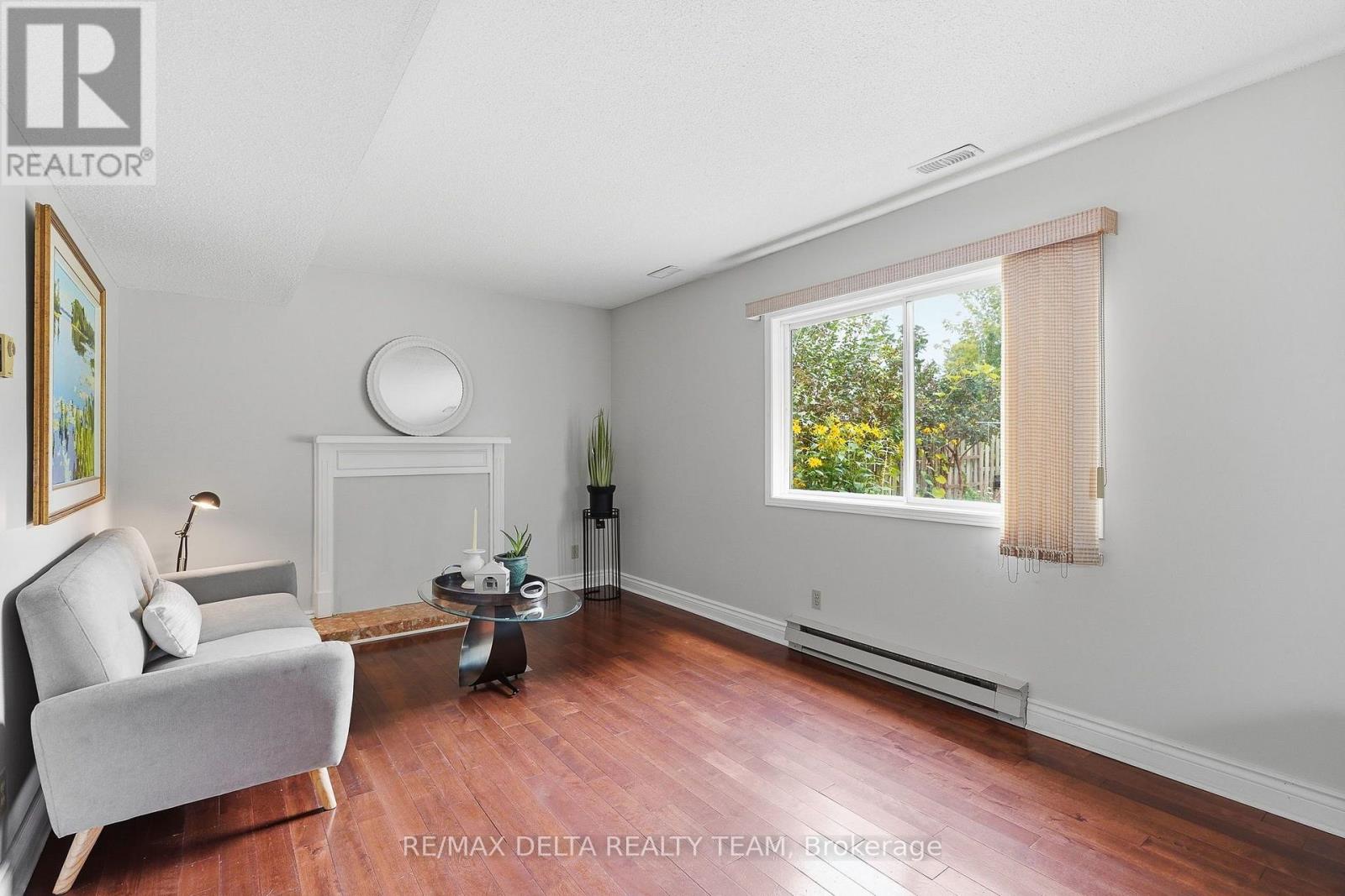 1587 Maxime Street, Ottawa, Ontario  K1B 3K9 - Photo 8 - X13718962