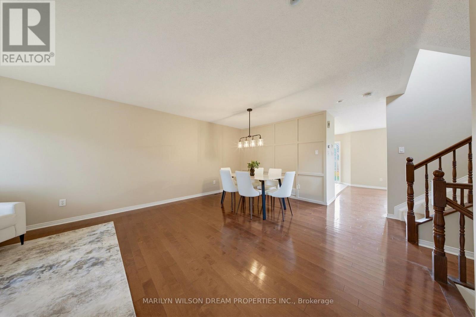 32 Valencia Street, Ottawa, Ontario  K2G 6T1 - Photo 3 - X13718974