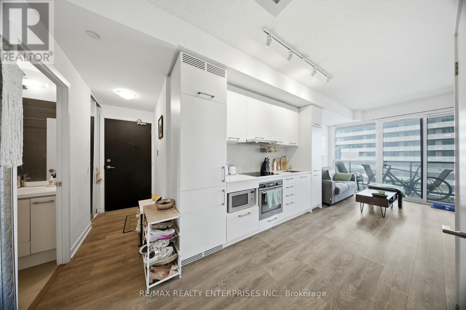 2510 - 87 PETER STREET Toronto (Waterfront Communities) Ontario Canada M5V2G4 3