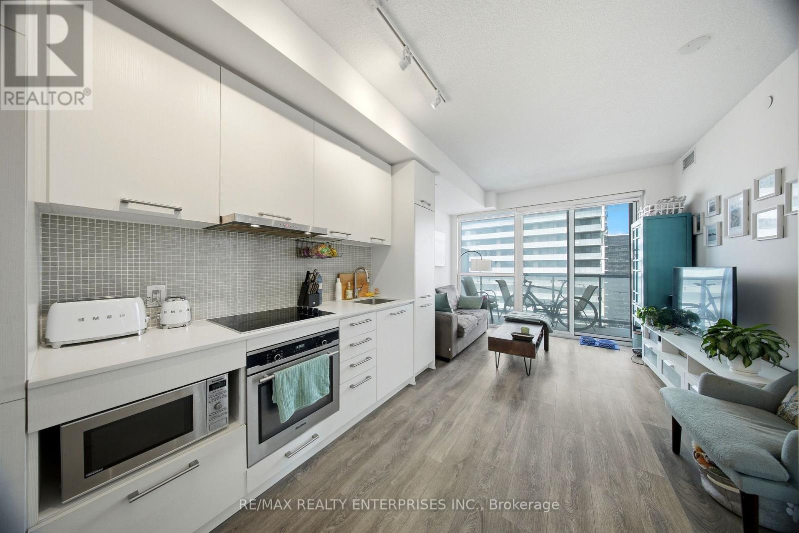 2510 - 87 PETER STREET Toronto (Waterfront Communities) Ontario Canada M5V2G4 4