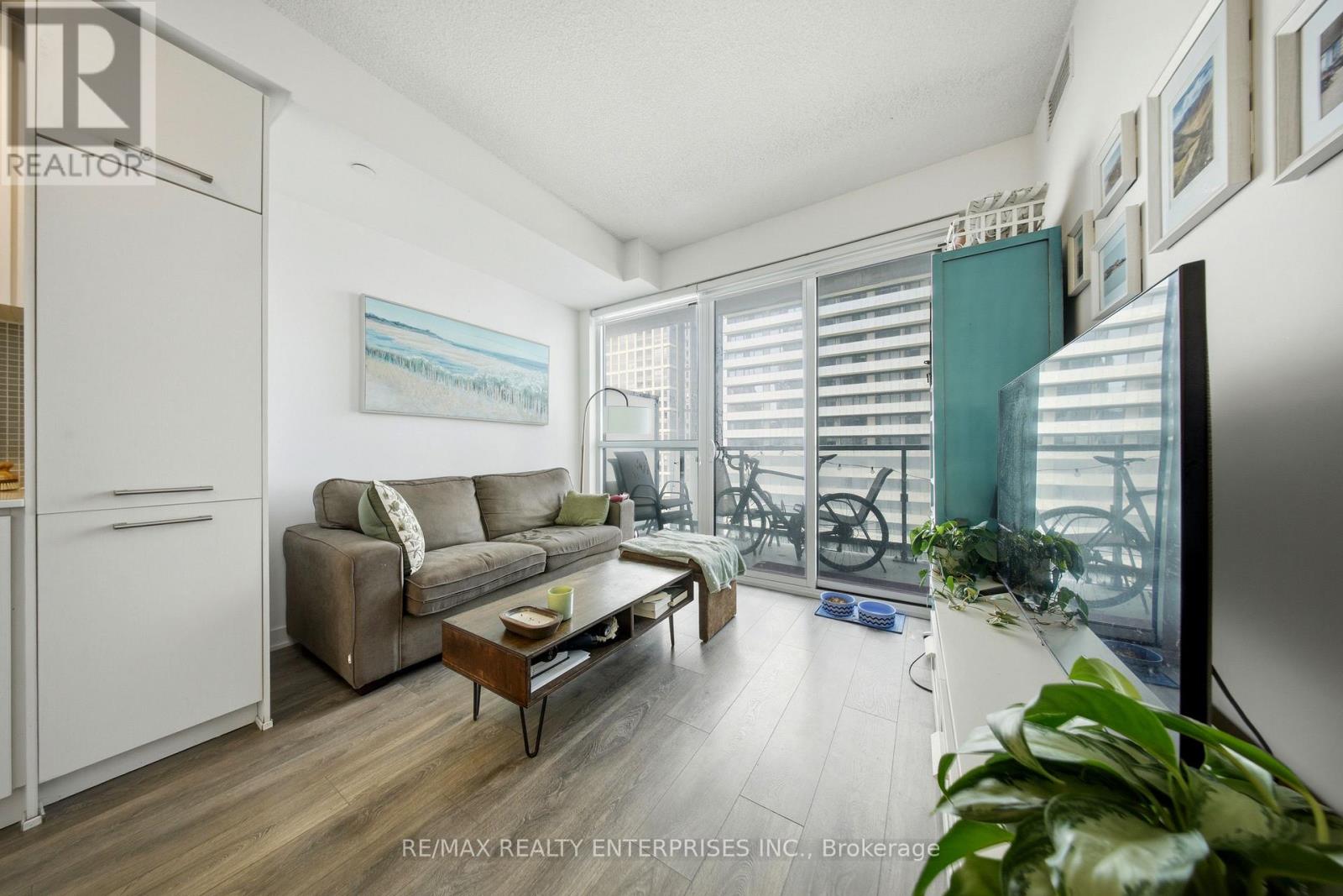 2510 - 87 PETER STREET Toronto (Waterfront Communities) Ontario Canada M5V2G4 5