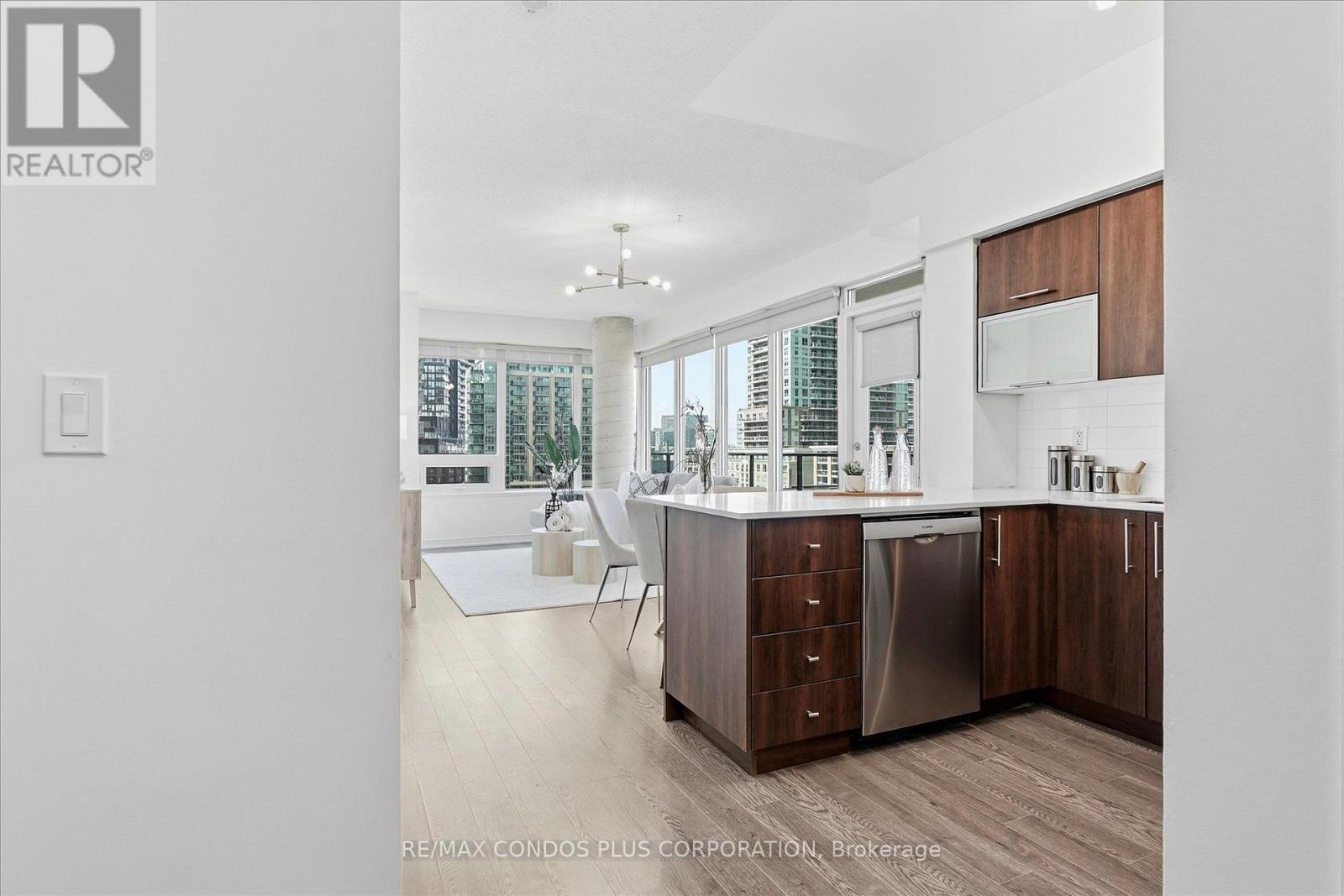 702 - 55 East Liberty Street, Toronto, Ontario  M6K 3P9 - Photo 2 - C13718920