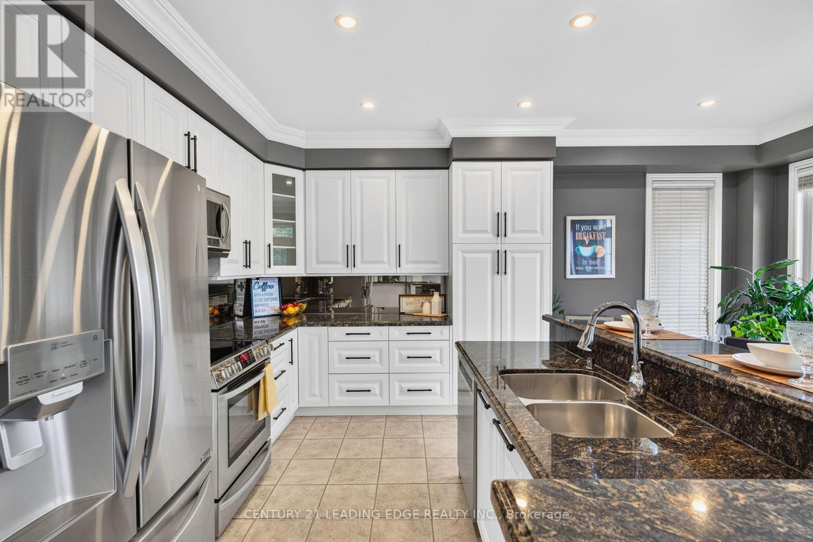 134 Toscana Drive, Whitby, Ontario  L1R 2Z9 - Photo 9 - E13718904
