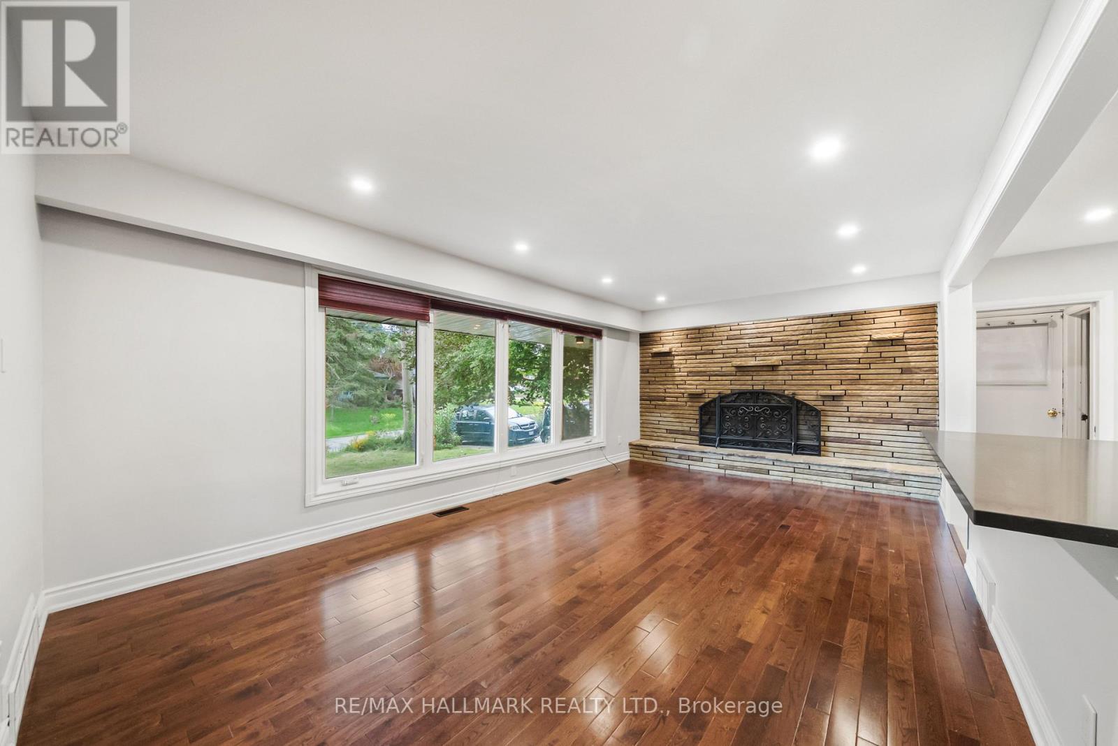 541 Rouge Hills Drive, Toronto, Ontario  M1C 2Z9 - Photo 5 - E13718960