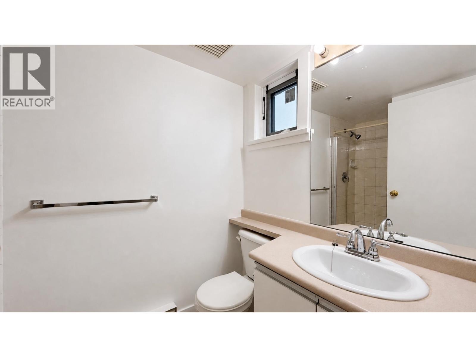 1 2528 E Broadway, Vancouver, British Columbia  V5M 4V2 - Photo 12 - R3159385