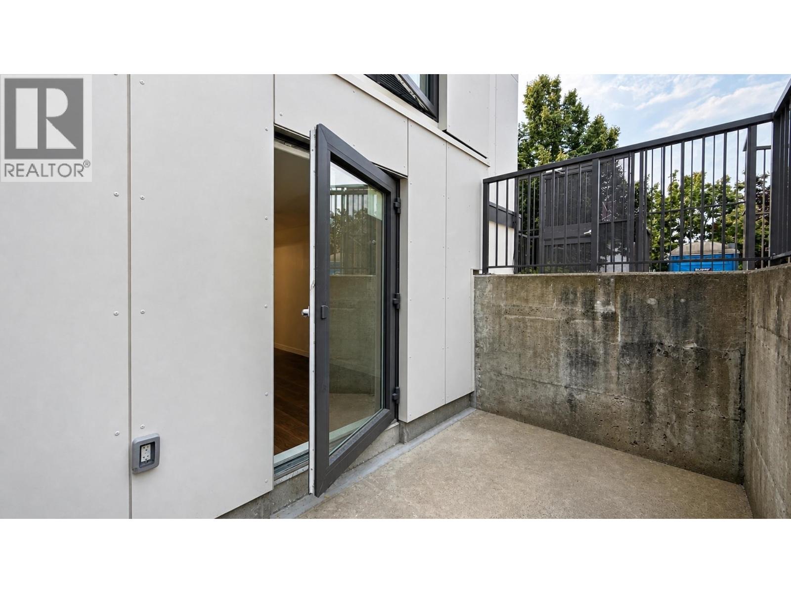 1 2528 E Broadway, Vancouver, British Columbia  V5M 4V2 - Photo 18 - R3159385
