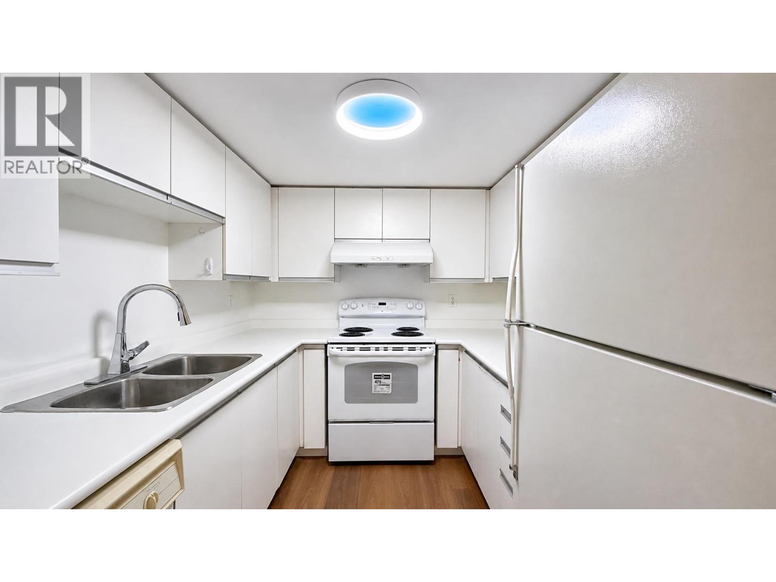 1 2528 E Broadway, Vancouver, British Columbia  V5M 4V2 - Photo 9 - R3159385