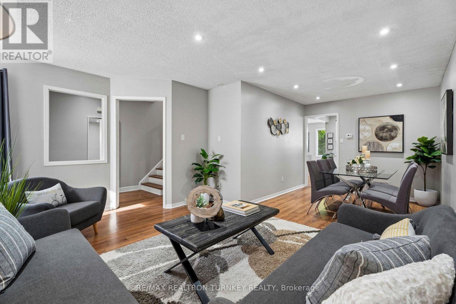 805 Playter Crescent, Newmarket, Ontario  L3X 1W7 - Photo 10 - N13718896