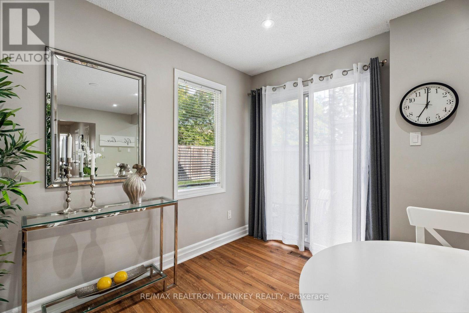 805 Playter Crescent, Newmarket, Ontario  L3X 1W7 - Photo 15 - N13718896