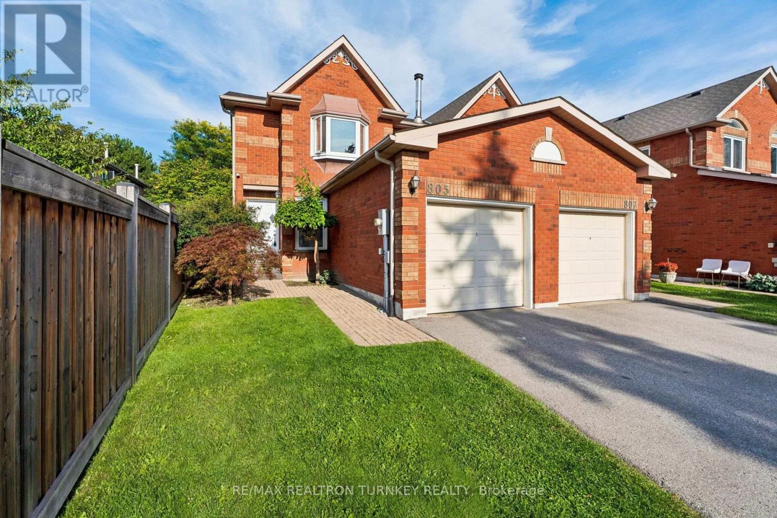 805 Playter Crescent, Newmarket, Ontario  L3X 1W7 - Photo 2 - N13718896