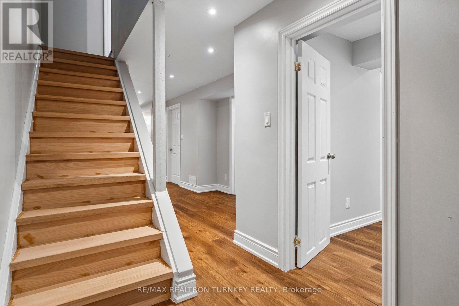 805 Playter Crescent, Newmarket, Ontario  L3X 1W7 - Photo 34 - N13718896