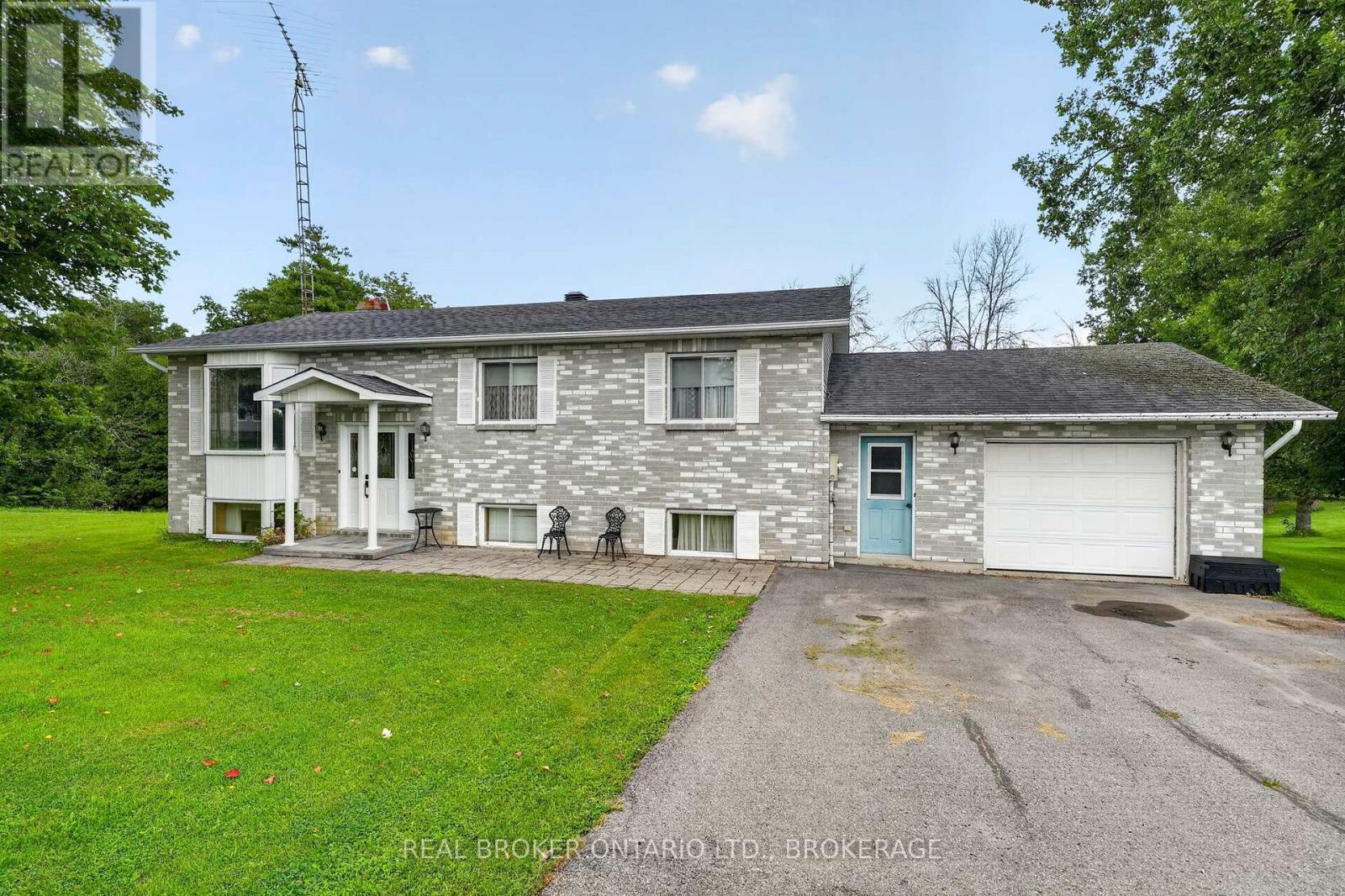 17550 ISLAND ROAD, South Stormont, Ontario