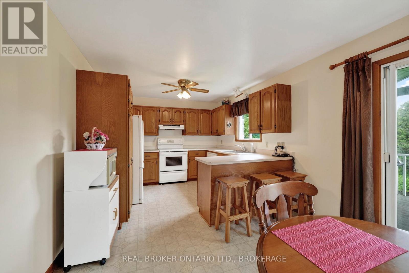 17550 Island Road, South Stormont, Ontario  K0C 1S0 - Photo 5 - X13718870