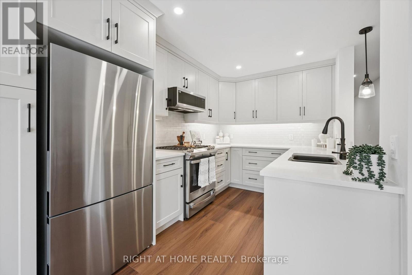 2294 Seton Crescent, Burlington, Ontario  L7L 6Y4 - Photo 16 - W13718864
