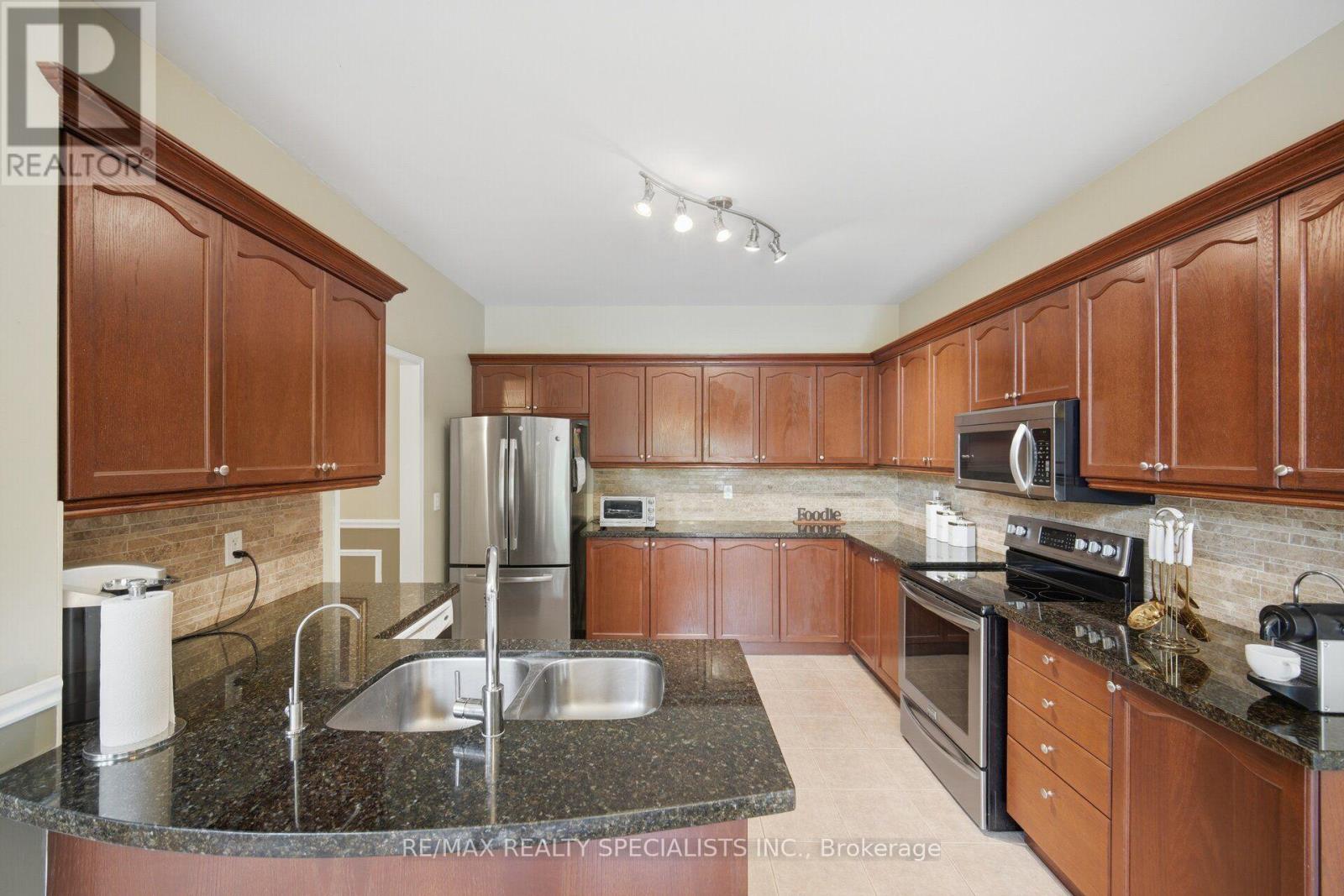 25 Dovergreen Drive, Brampton, Ontario  L7A 2M9 - Photo 18 - W13718910