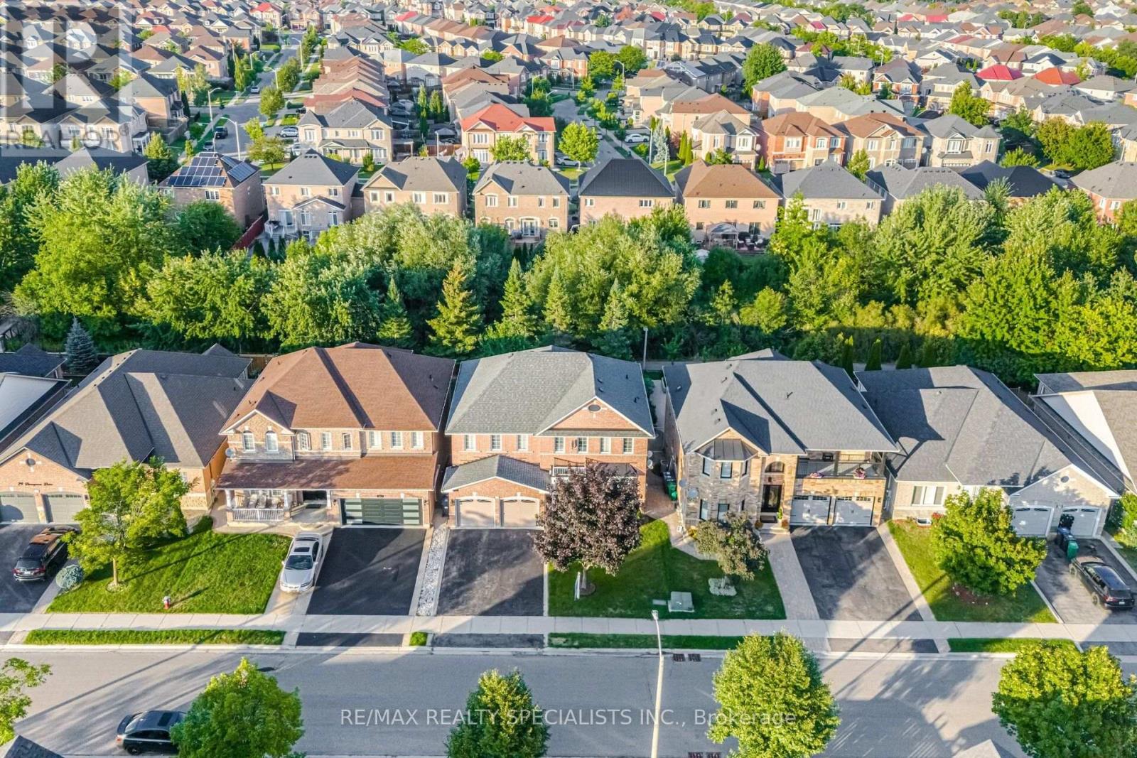 25 Dovergreen Drive, Brampton, Ontario  L7A 2M9 - Photo 2 - W13718910