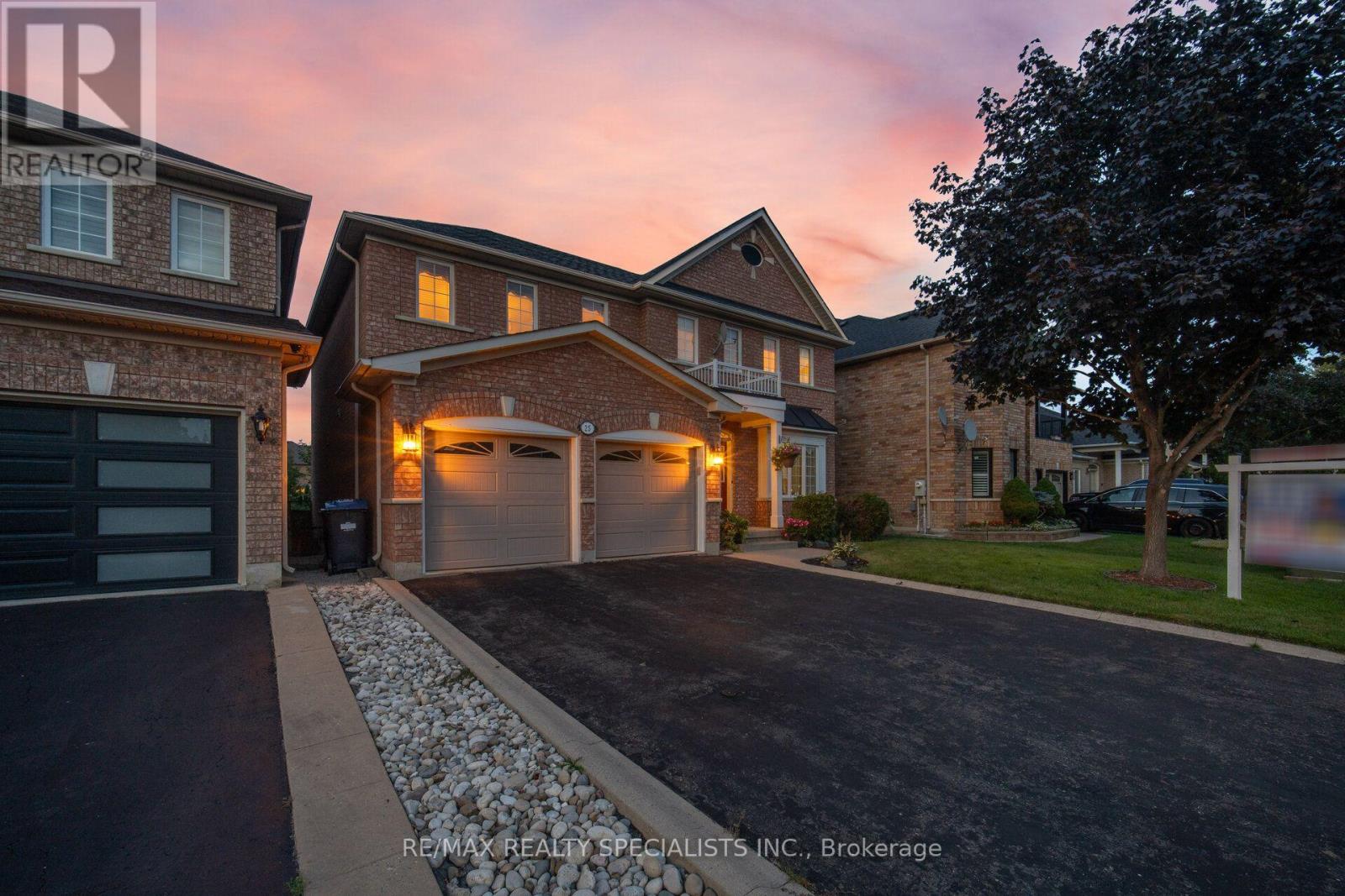 25 Dovergreen Drive, Brampton, Ontario  L7A 2M9 - Photo 4 - W13718910
