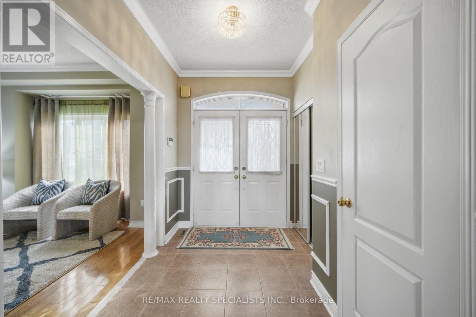 25 Dovergreen Drive, Brampton, Ontario  L7A 2M9 - Photo 7 - W13718910