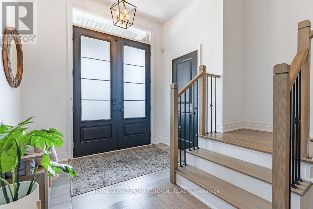 461 Parent Place, Milton, Ontario L9E 1L2 - Photo 4 - W13718914