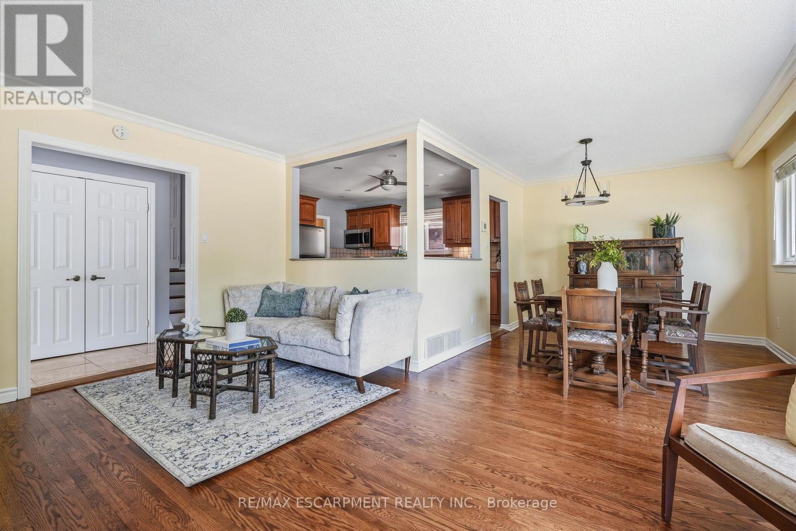 616 Mullin Way, Burlington, Ontario  L7L 4J4 - Photo 10 - W13718944