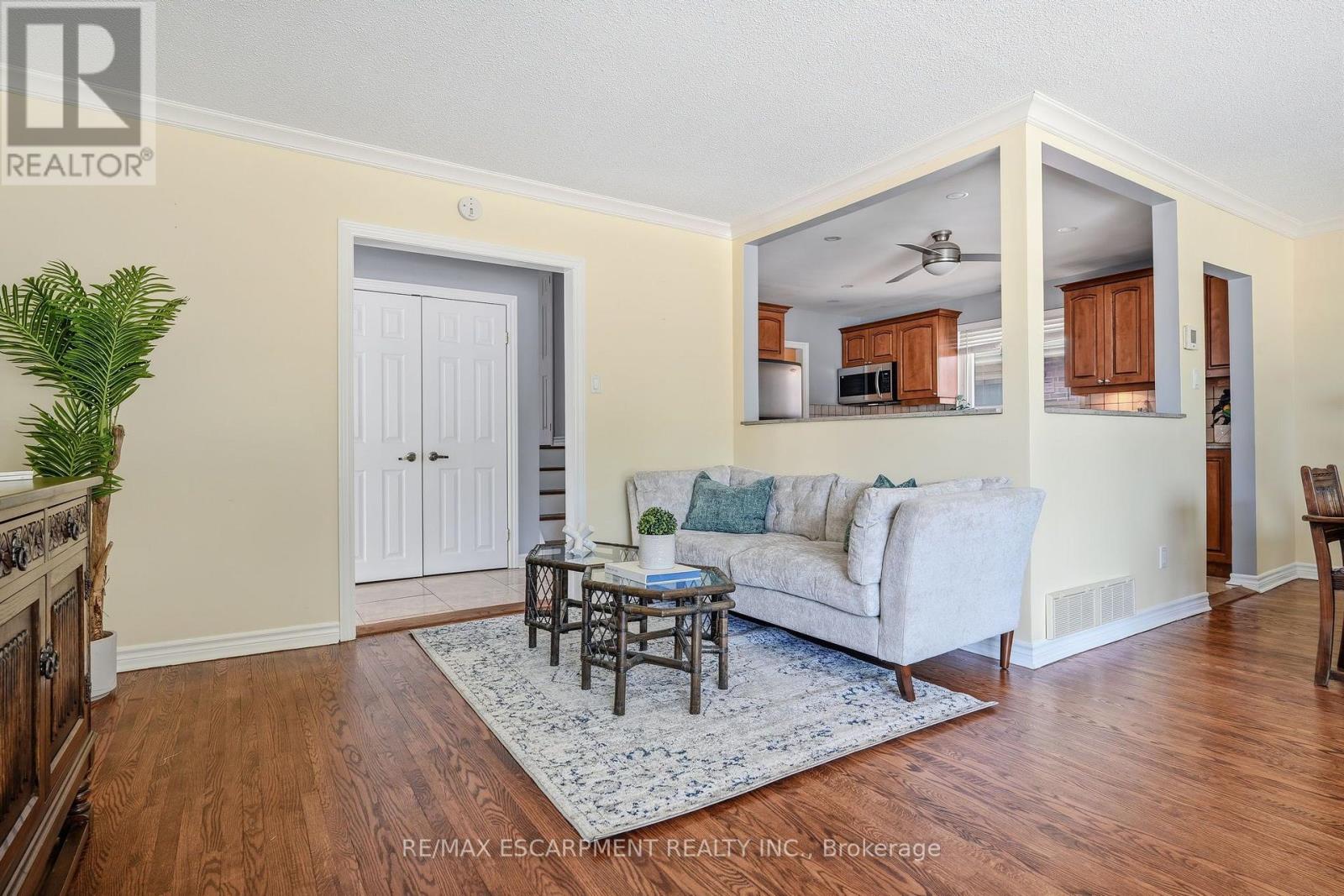 616 Mullin Way, Burlington, Ontario  L7L 4J4 - Photo 13 - W13718944