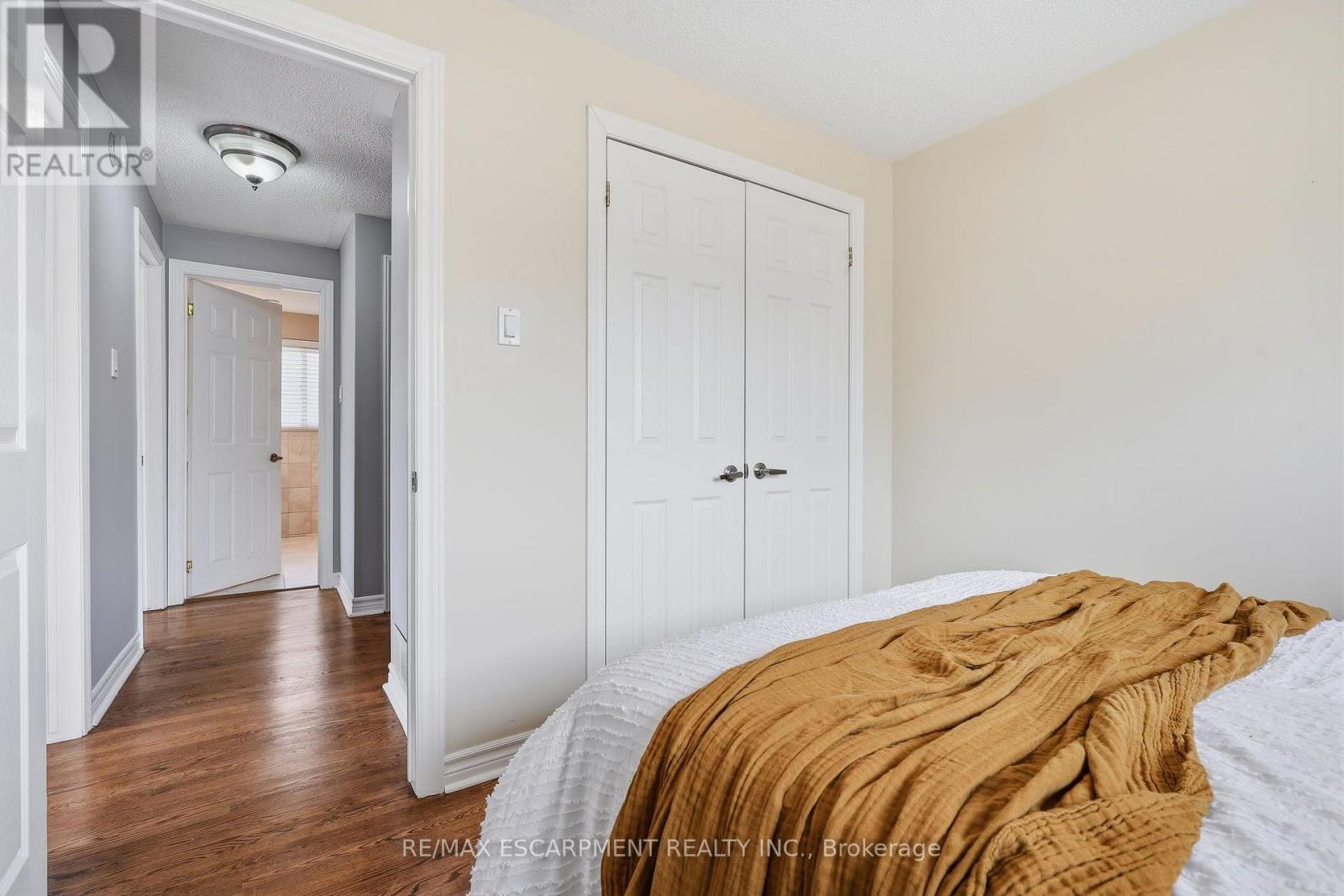 616 Mullin Way, Burlington, Ontario  L7L 4J4 - Photo 25 - W13718944
