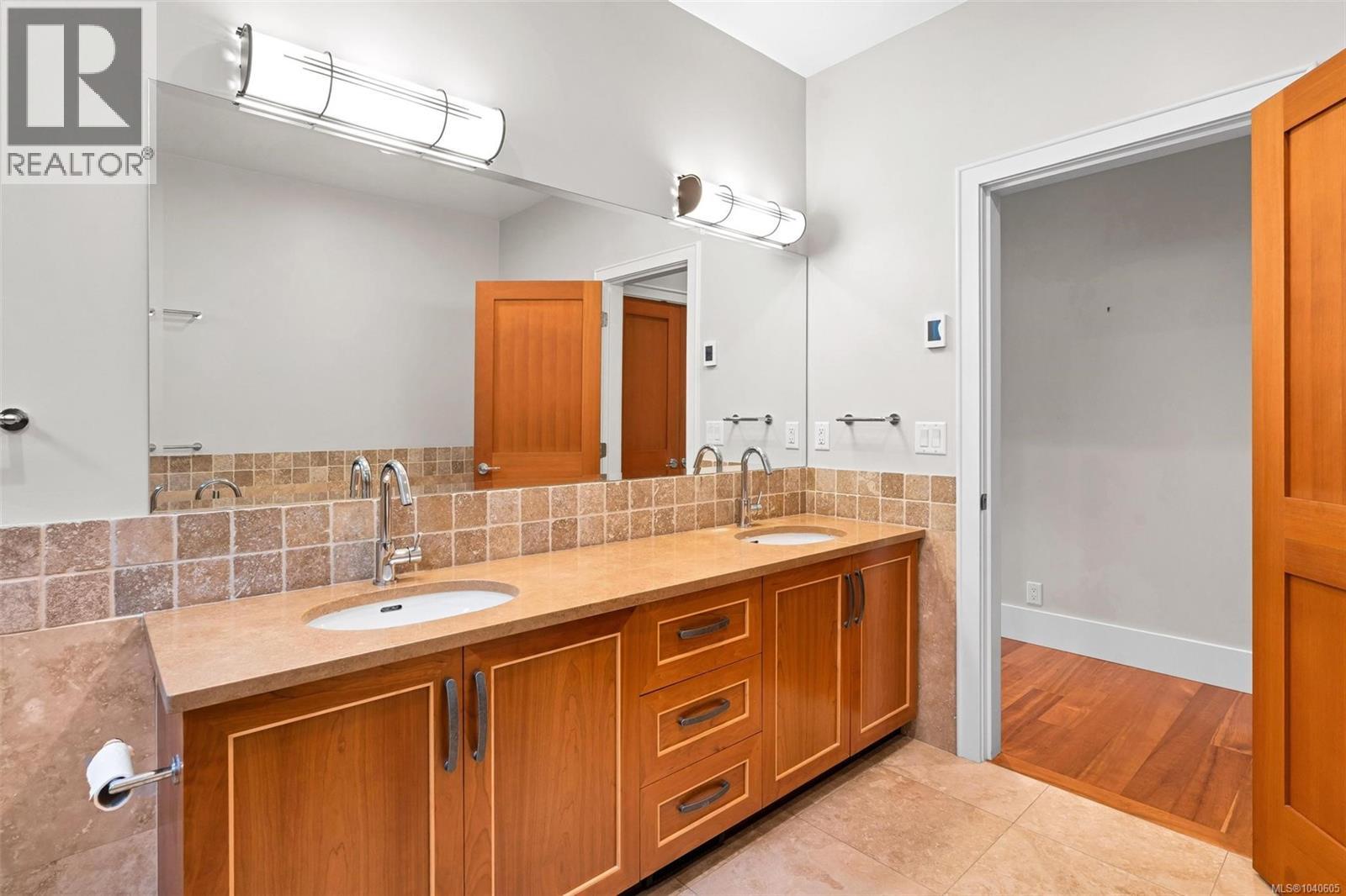 1259 Oceanwood Lane, Saanich, British Columbia V8X 0A4 - Photo 40 - 1040605