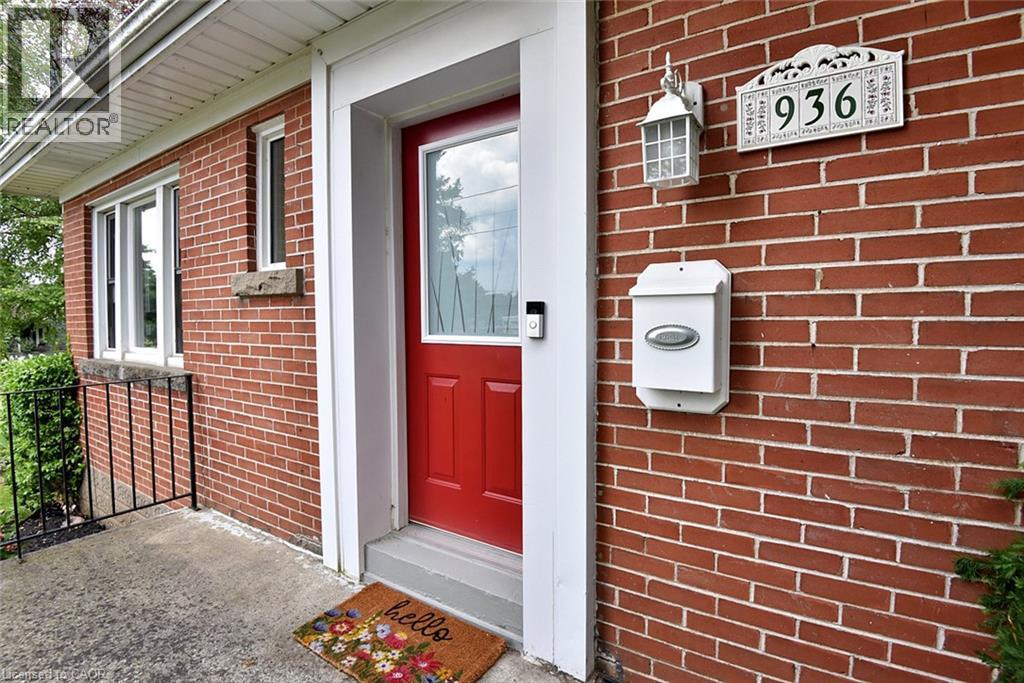 936 Boothman Avenue, Burlington, Ontario  L7T 1P6 - Photo 3 - 40856137