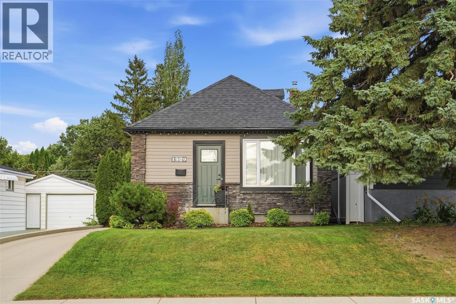 1909 William Avenue, Saskatoon, Saskatchewan  S7J 1A1 - Photo 1 - SK046836