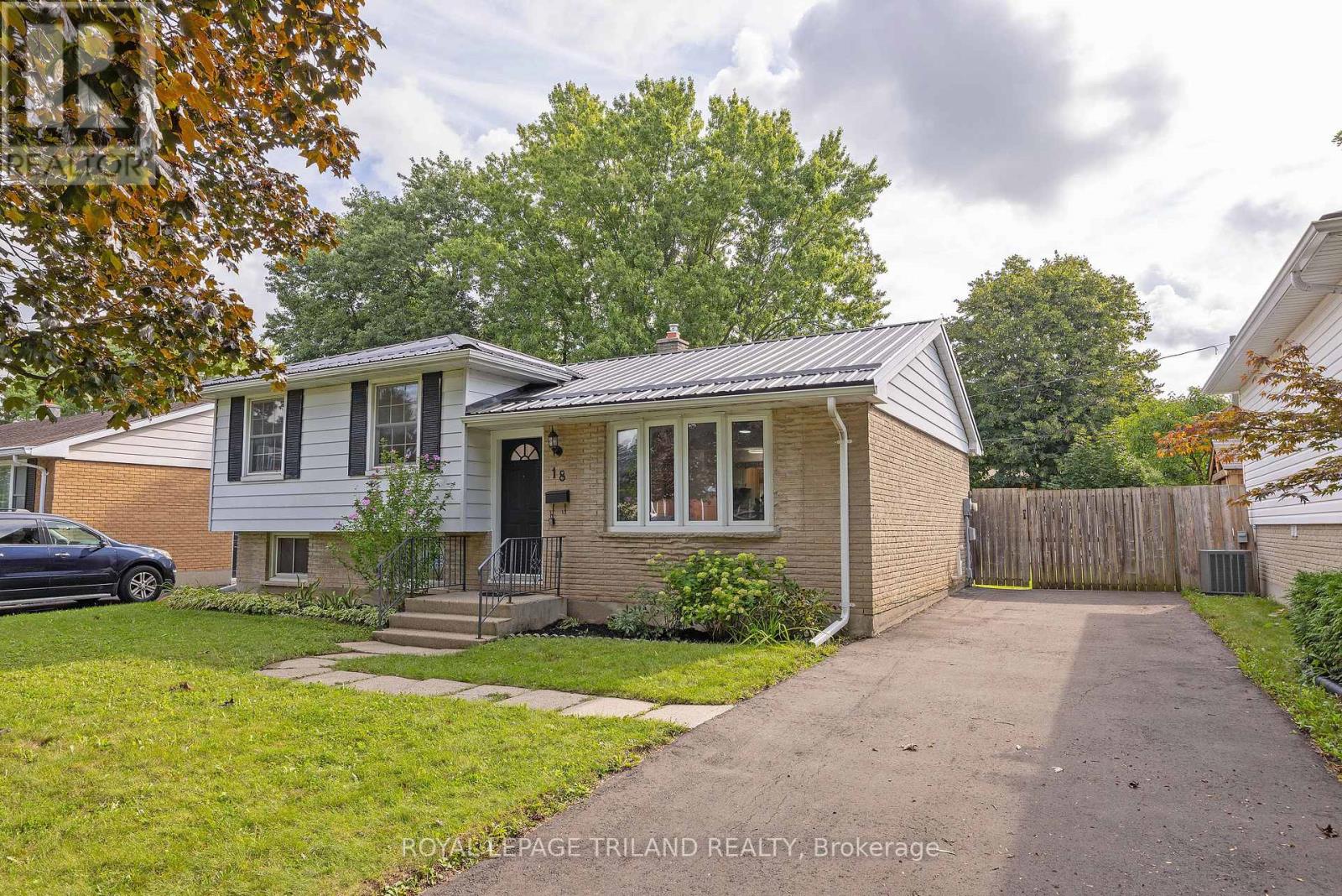 18 Laurier Road, St. Thomas, Ontario  N5P 3N7 - Photo 2 - X13719148