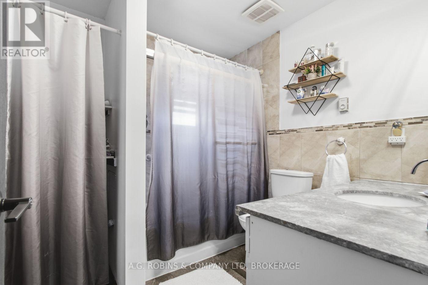 54 Clifford Avenue, Welland, Ontario  L3C 2G1 - Photo 25 - X13719084
