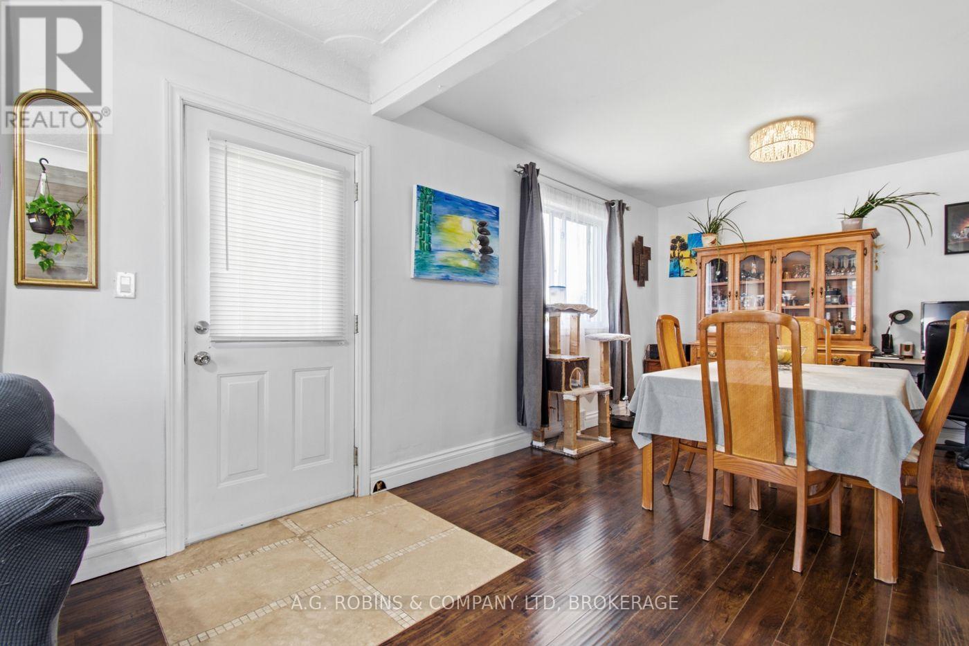 54 Clifford Avenue, Welland, Ontario  L3C 2G1 - Photo 3 - X13719084