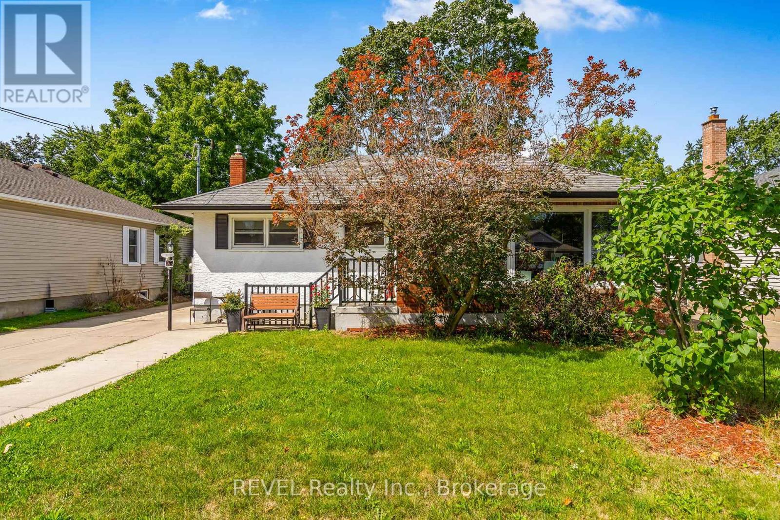 15 Duncan Drive, St. Catharines, Ontario  L2N 3N8 - Photo 3 - X13719114