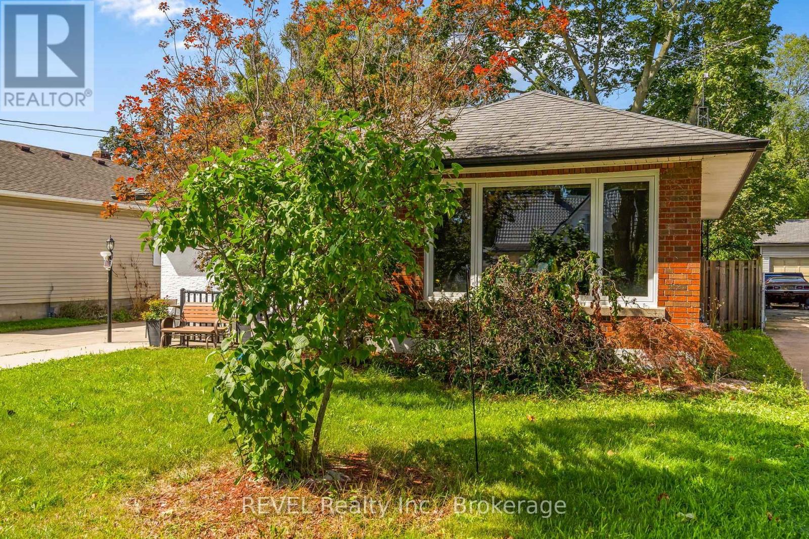 15 Duncan Drive, St. Catharines, Ontario  L2N 3N8 - Photo 4 - X13719114