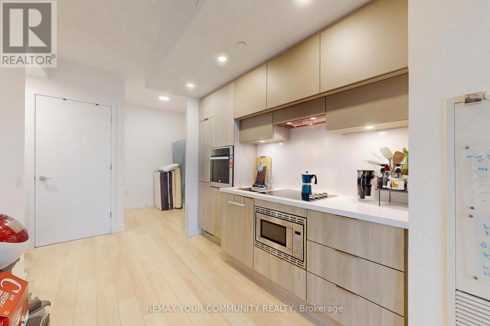 1001 - 39 Roehampton Avenue, Toronto, Ontario  M4P 0G1 - Photo 4 - C13719002
