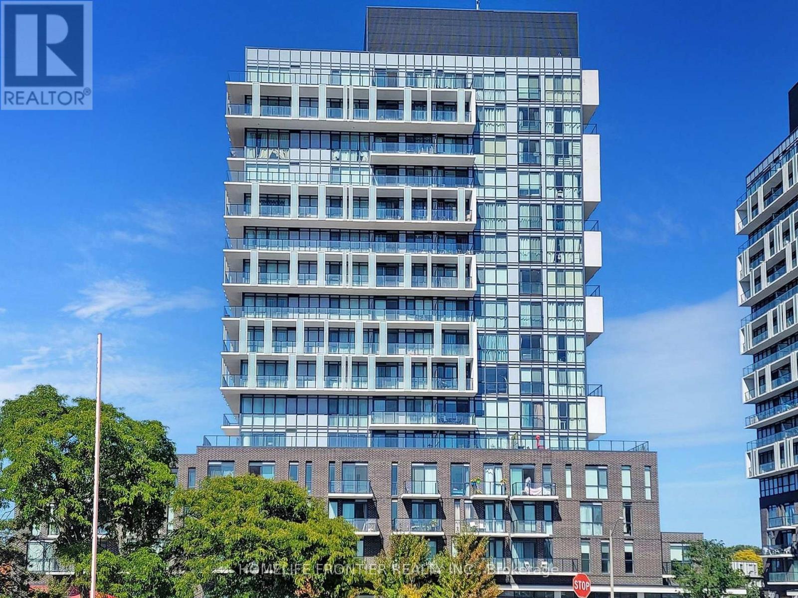 418 - 128 FAIRVIEW MALL DRIVE