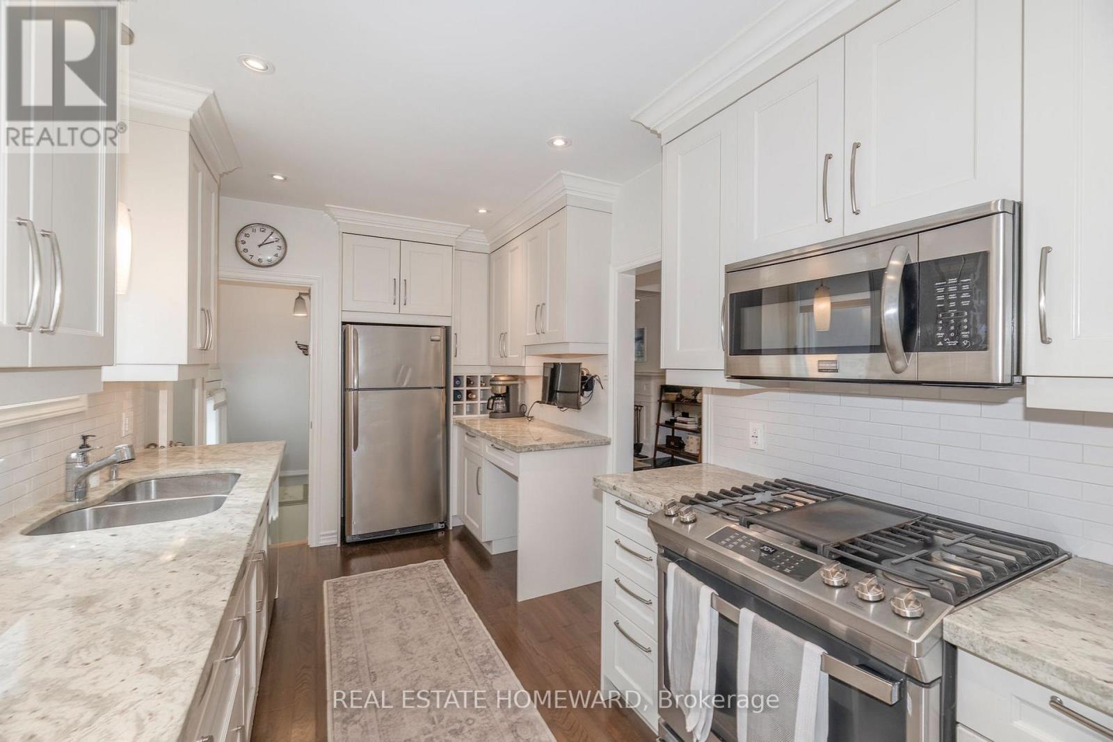 53 Pepler Avenue, Toronto, Ontario  M4J 2Y7 - Photo 10 - E13718998