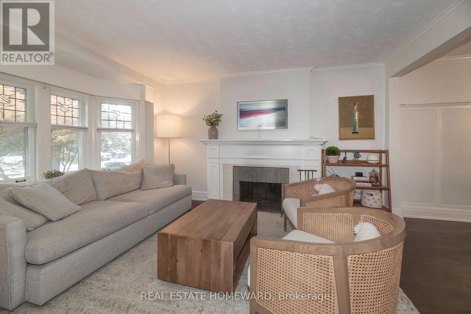 53 Pepler Avenue, Toronto, Ontario  M4J 2Y7 - Photo 5 - E13718998