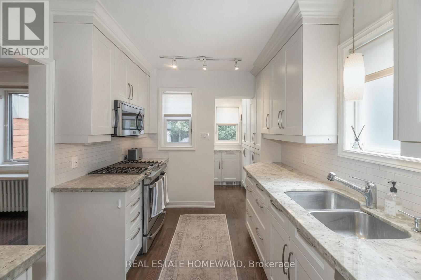 53 Pepler Avenue, Toronto, Ontario  M4J 2Y7 - Photo 9 - E13718998