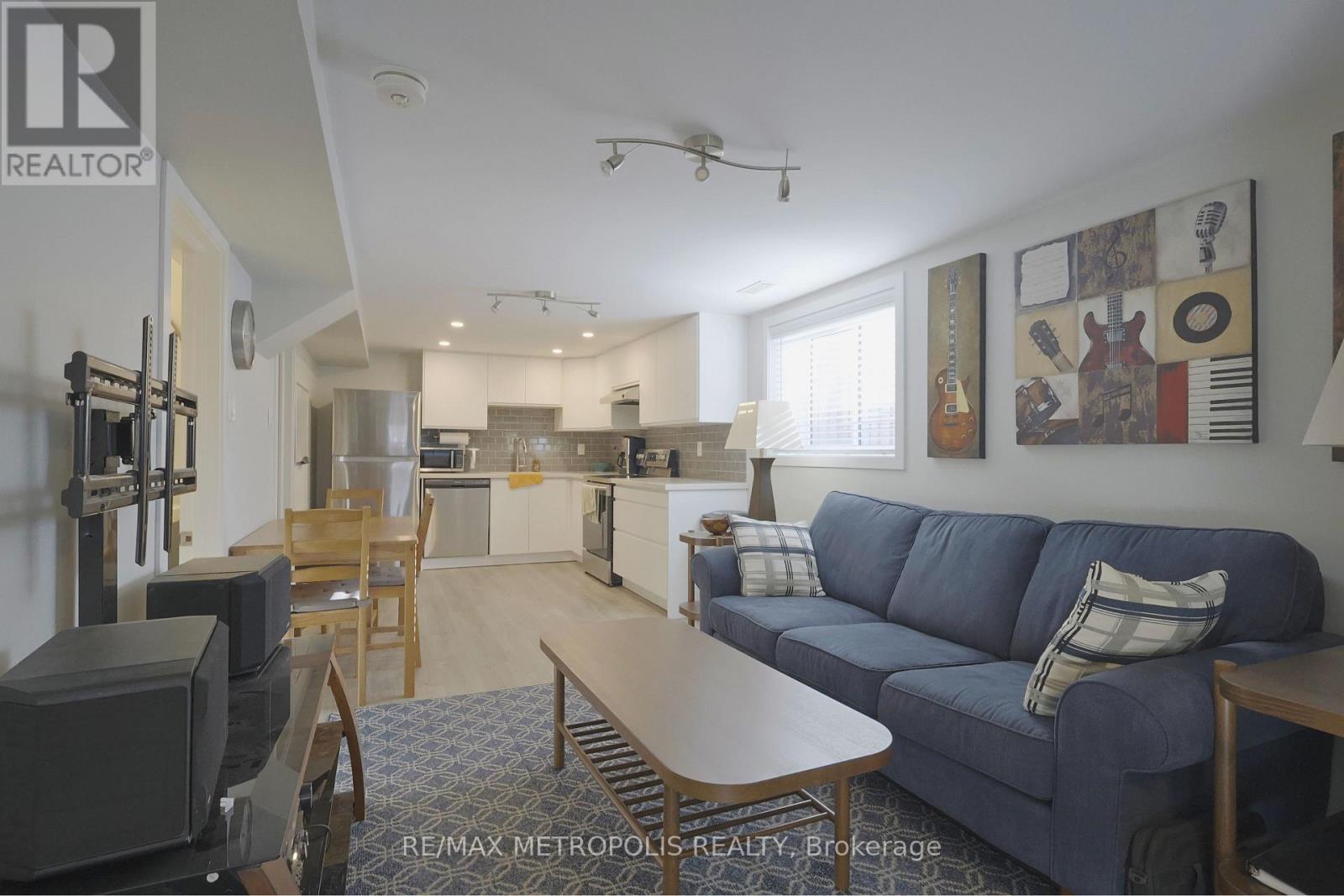 Lower - 1217 Norman Court, Oshawa, Ontario  L1H 7X2 - Photo 4 - E13719042