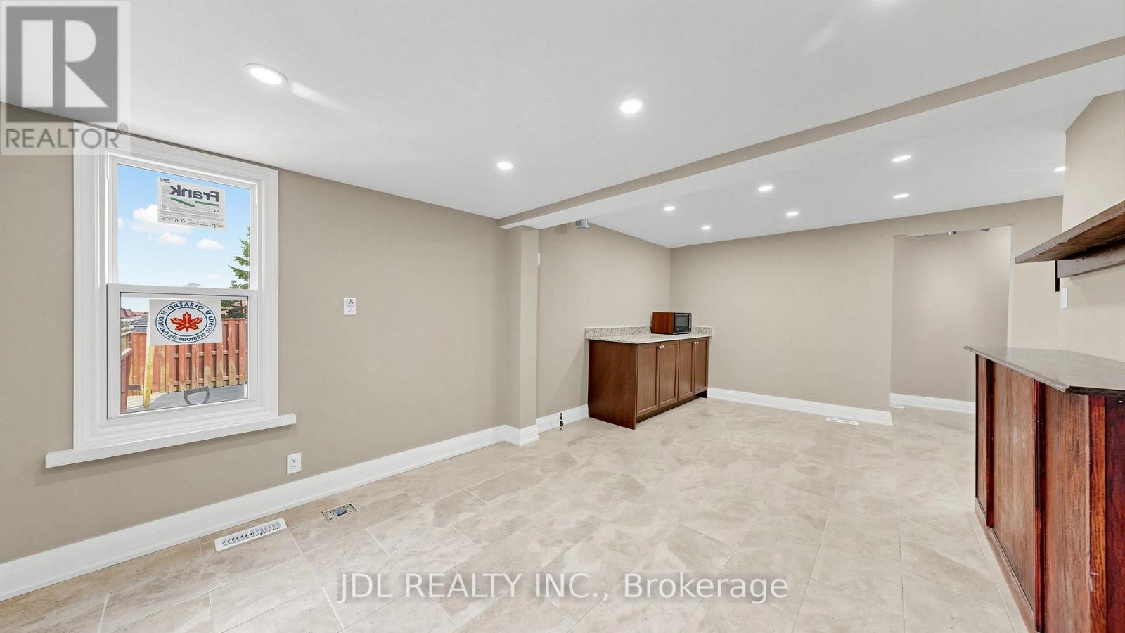 956 Lake Drive E, Georgina, Ontario  L0E 1L0 - Photo 12 - N13718982